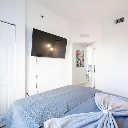 Subtle 2 Bed In Edgewater Downtown With Free Parking Apartment Miami Exterior photo