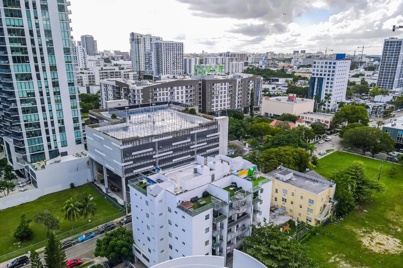 Apartamento Subtle 2 Bed In Edgewater Downtown With Free Parking *