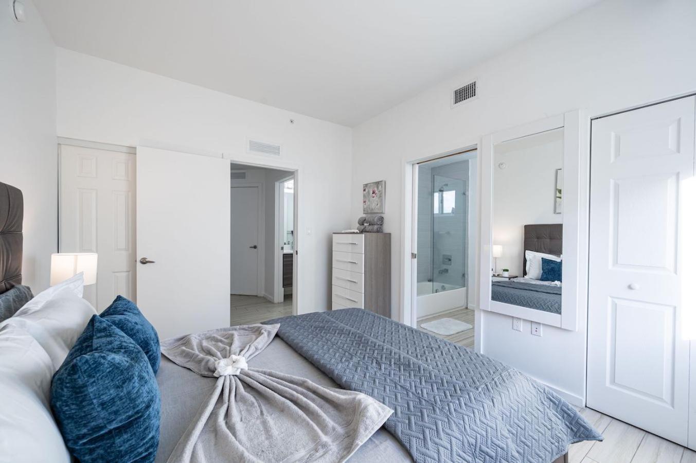 Subtle 2 Bed In Edgewater Downtown With Free Parking Apartment Miami